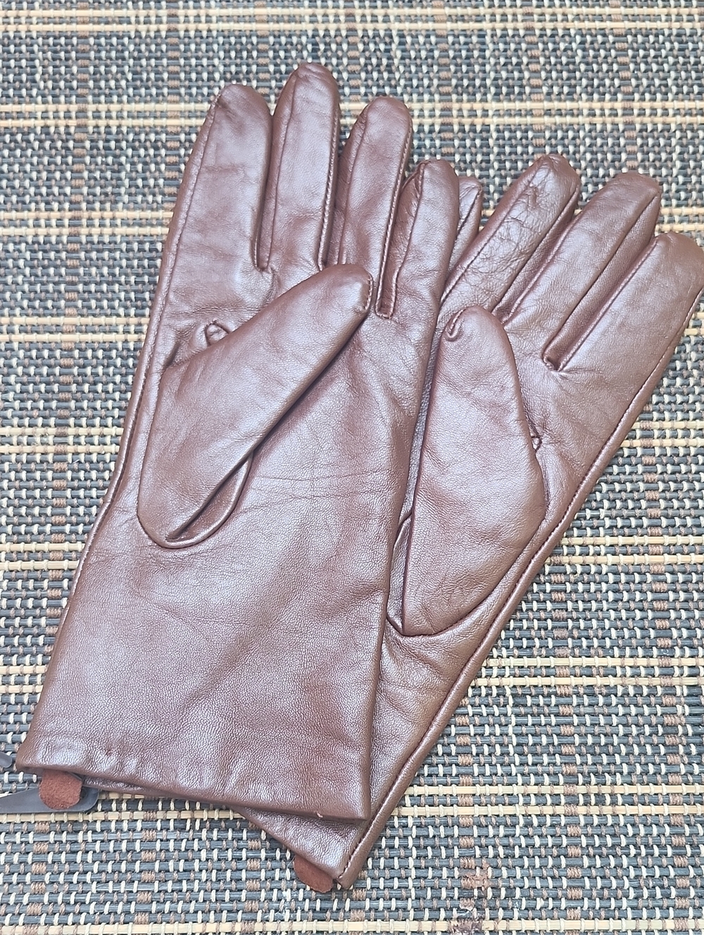 Danier BNWOT Brown Leather Dress Gloves